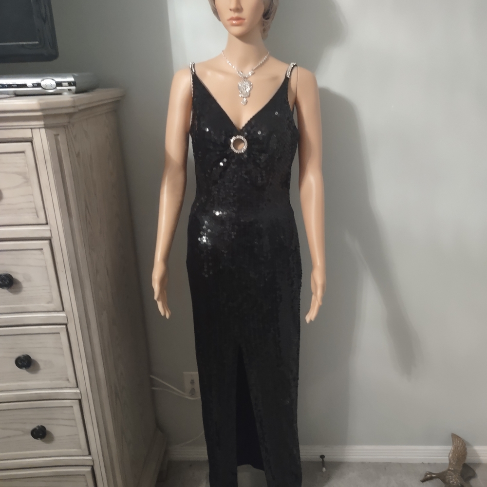 Elegant Black Sequin Dress. Size 4